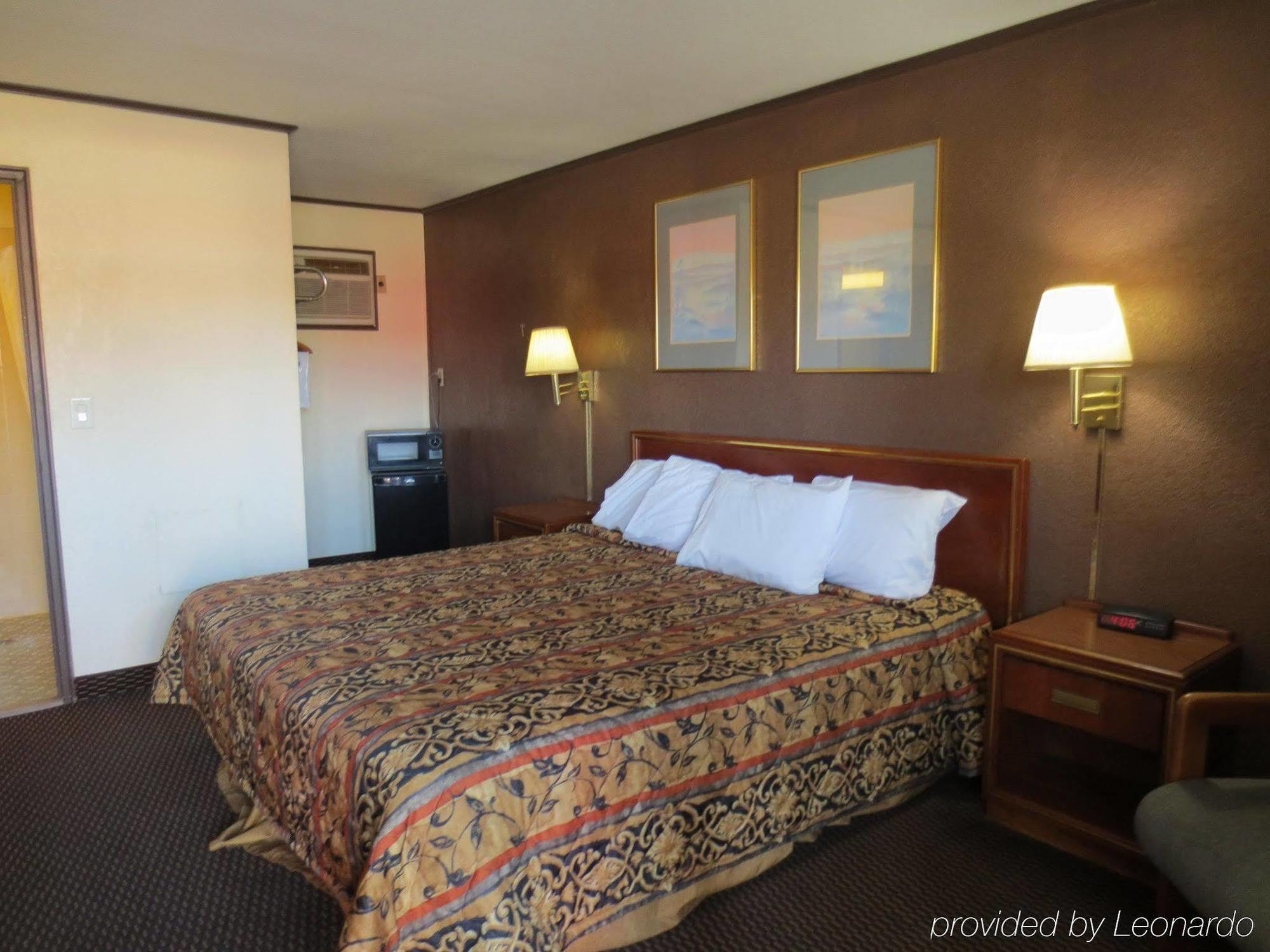 Country Hearth Inn-Hannibal Bagian luar foto