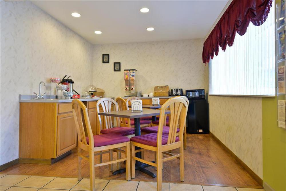 Country Hearth Inn-Hannibal Restoran foto