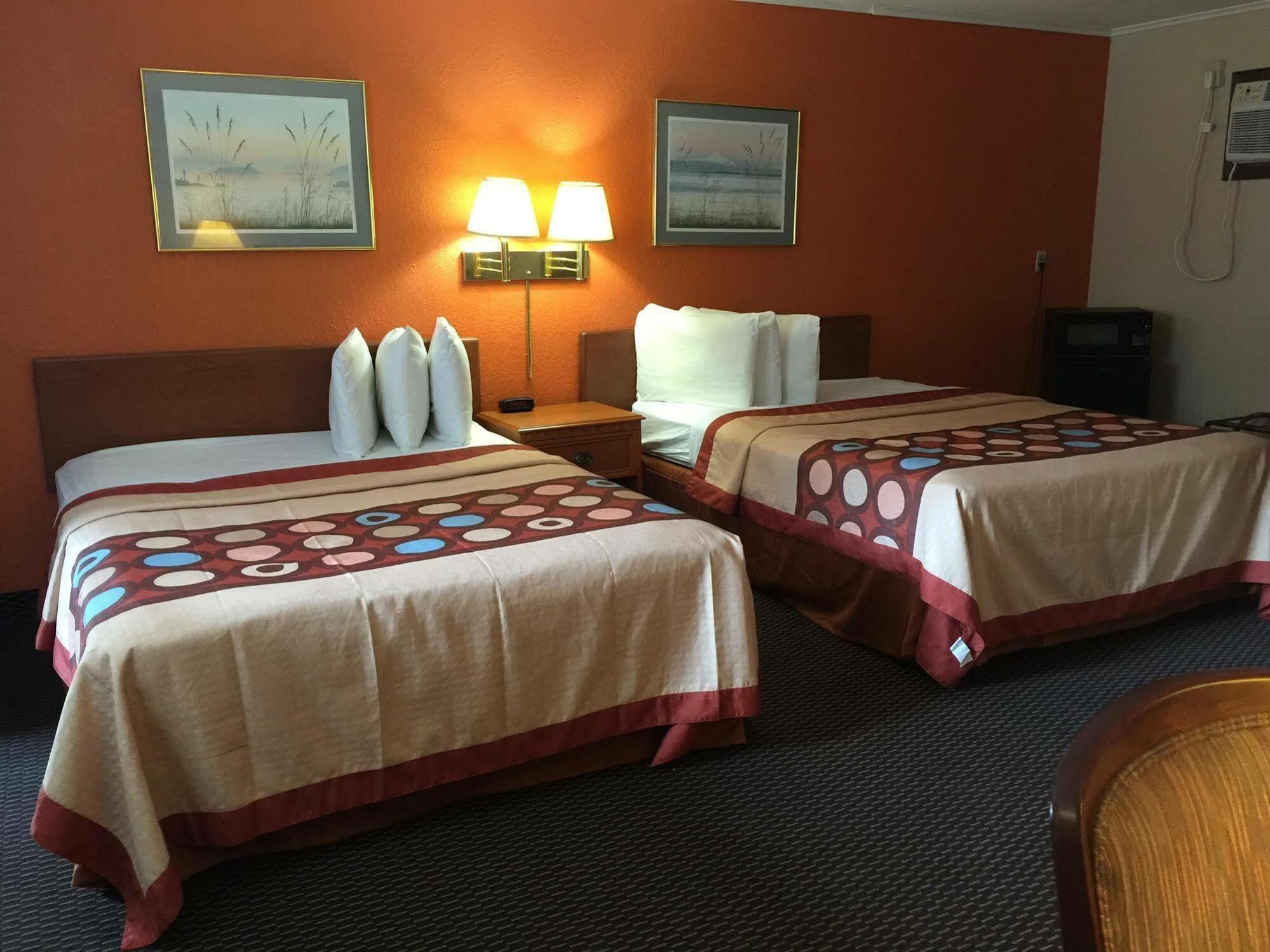 Country Hearth Inn-Hannibal Bagian luar foto