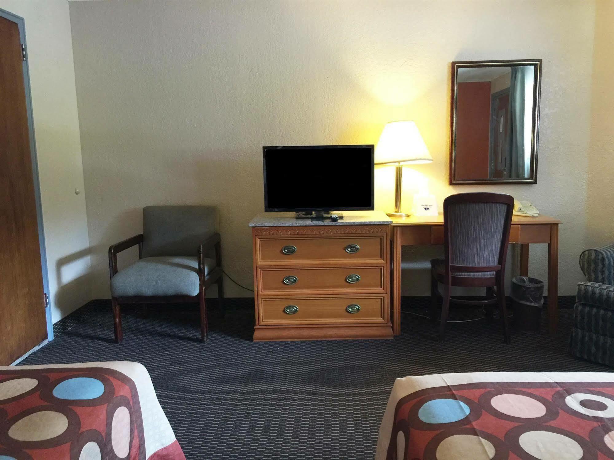 Country Hearth Inn-Hannibal Bagian luar foto